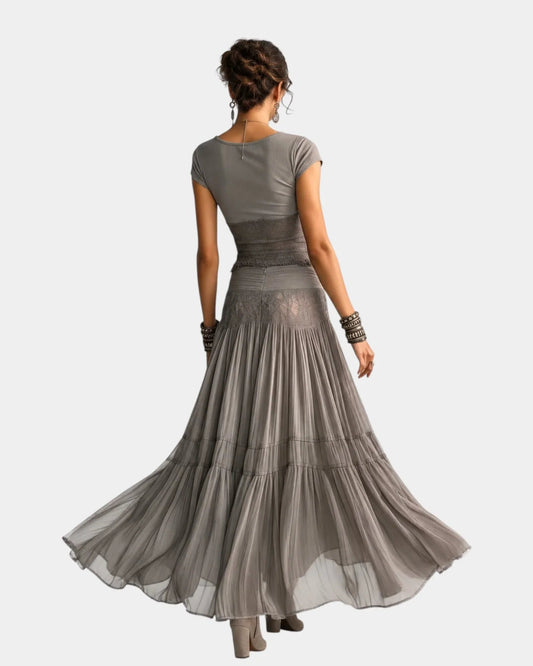 Emeline | Conjunto de Top de Encaje y Falda Maxi Plisada