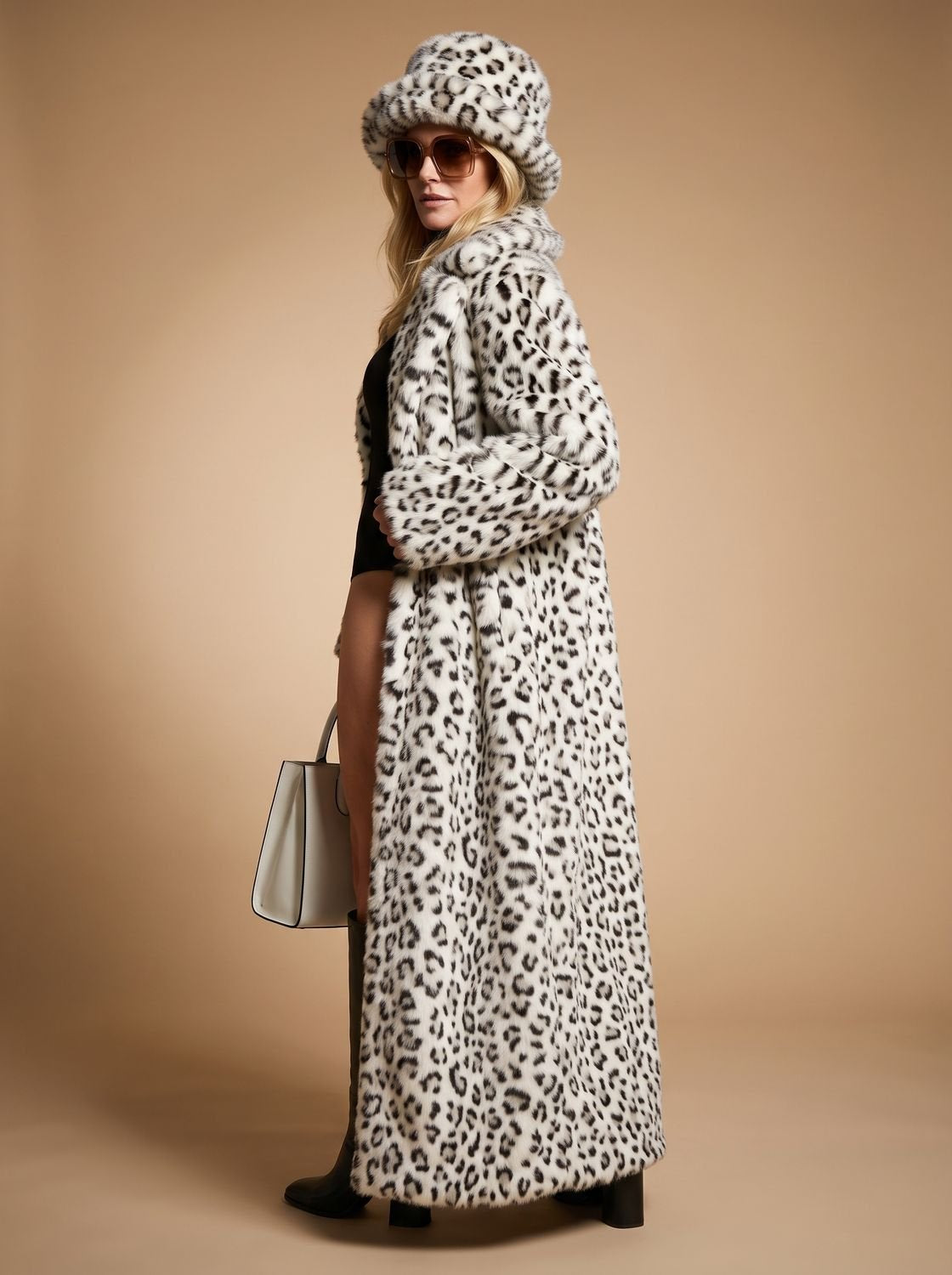 Esmeralda | Abrigo Largo de Pelo Sintético con Estampado de Leopardo y Cinturón