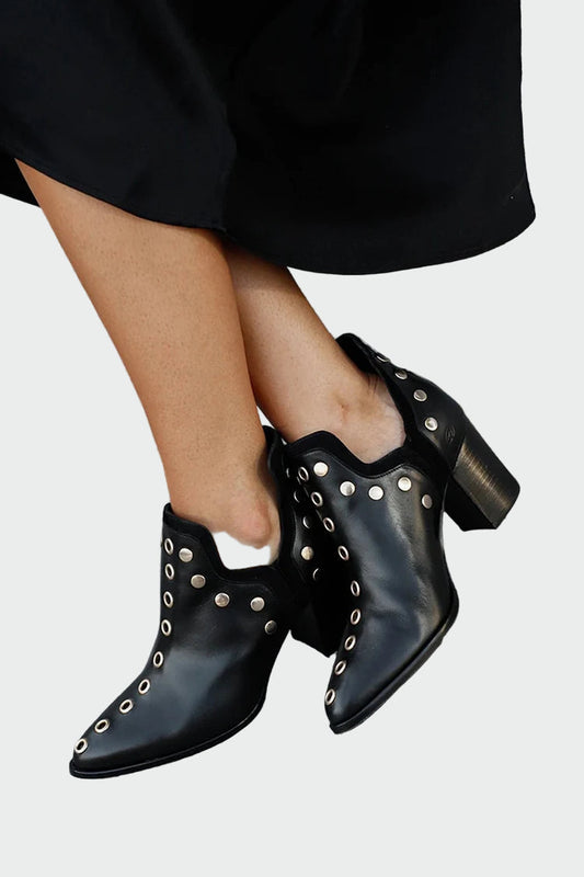 Nadia | Zapatos Elegantes con Tachuelas y Suela Maciza