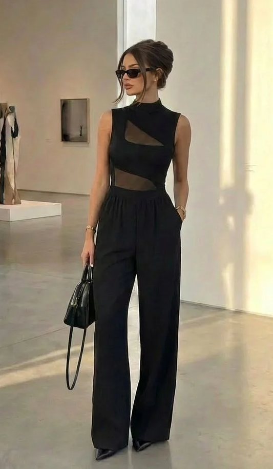 Mono de Pierna Ancha con Cuello Alto y Recortes