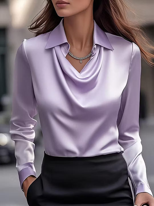Adriana - Blusa Elegante de Satén Blanco con Escote Drapeado