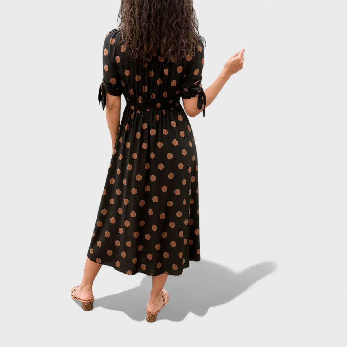 Valentina | Vestido Moderno de Lunares