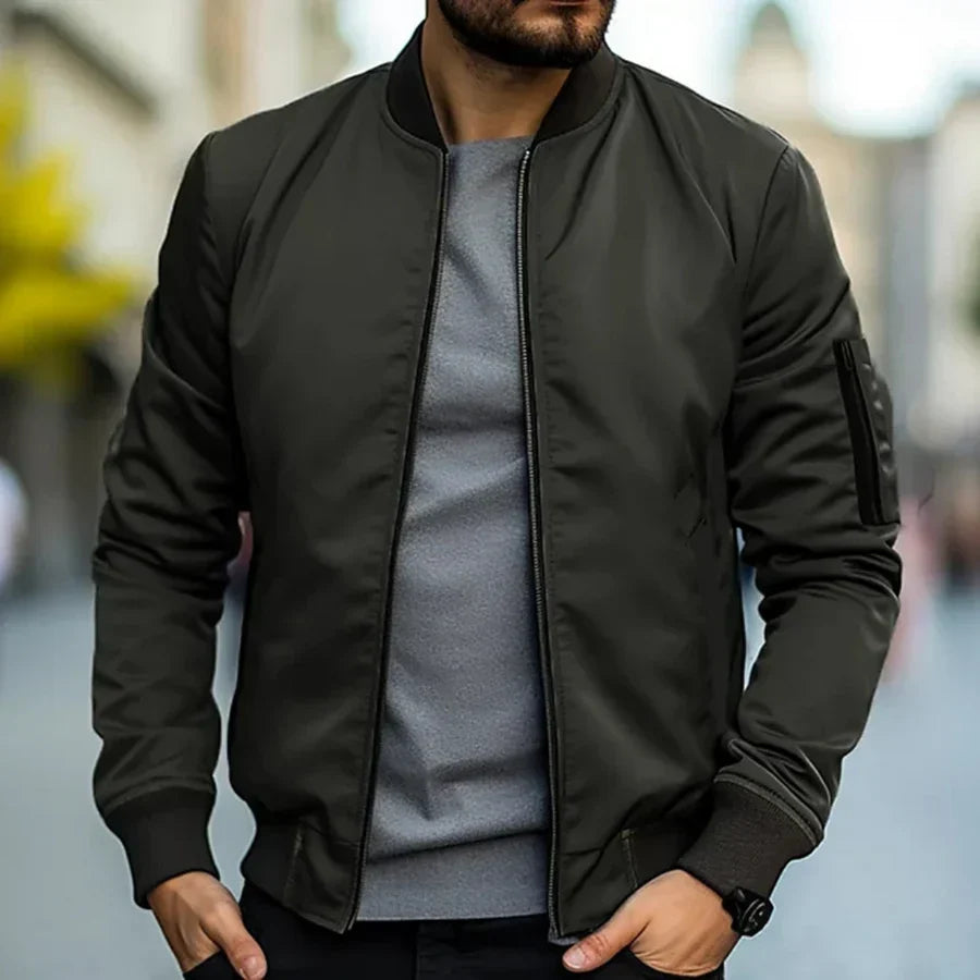 Bomber hombre clásico ligero con cuello elástico