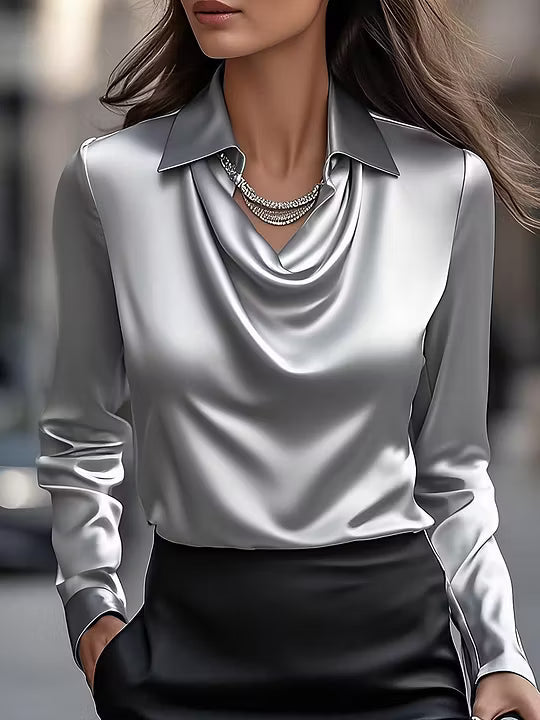 Adriana - Blusa Elegante de Satén Blanco con Escote Drapeado