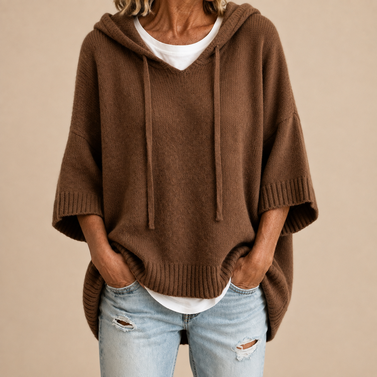 MIRELLA™ Poncho de Punto con Capucha