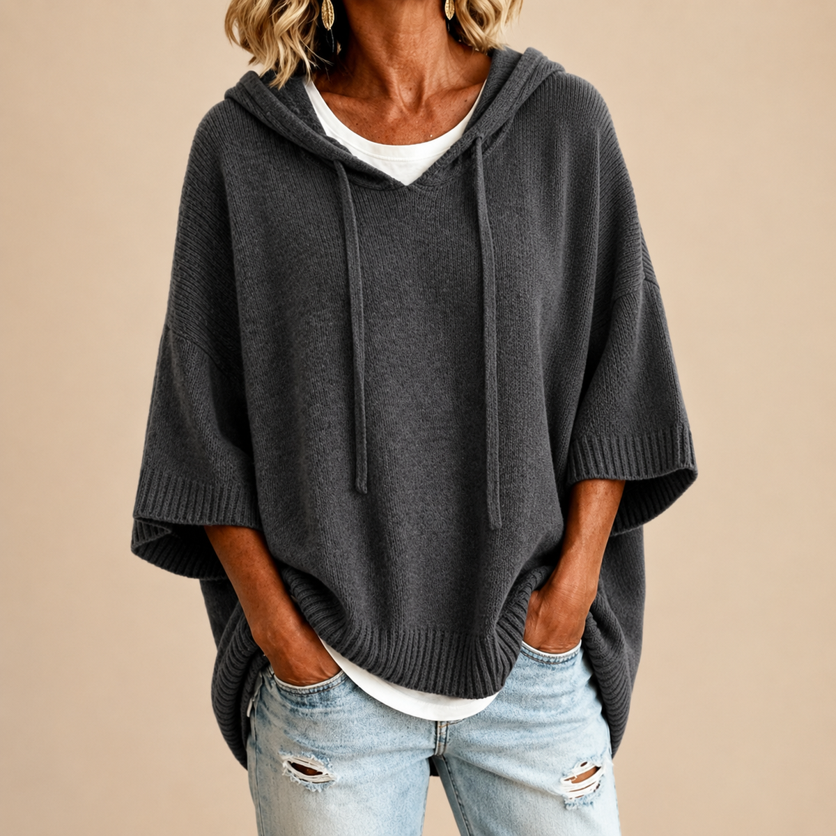 MIRELLA™ Poncho de Punto con Capucha