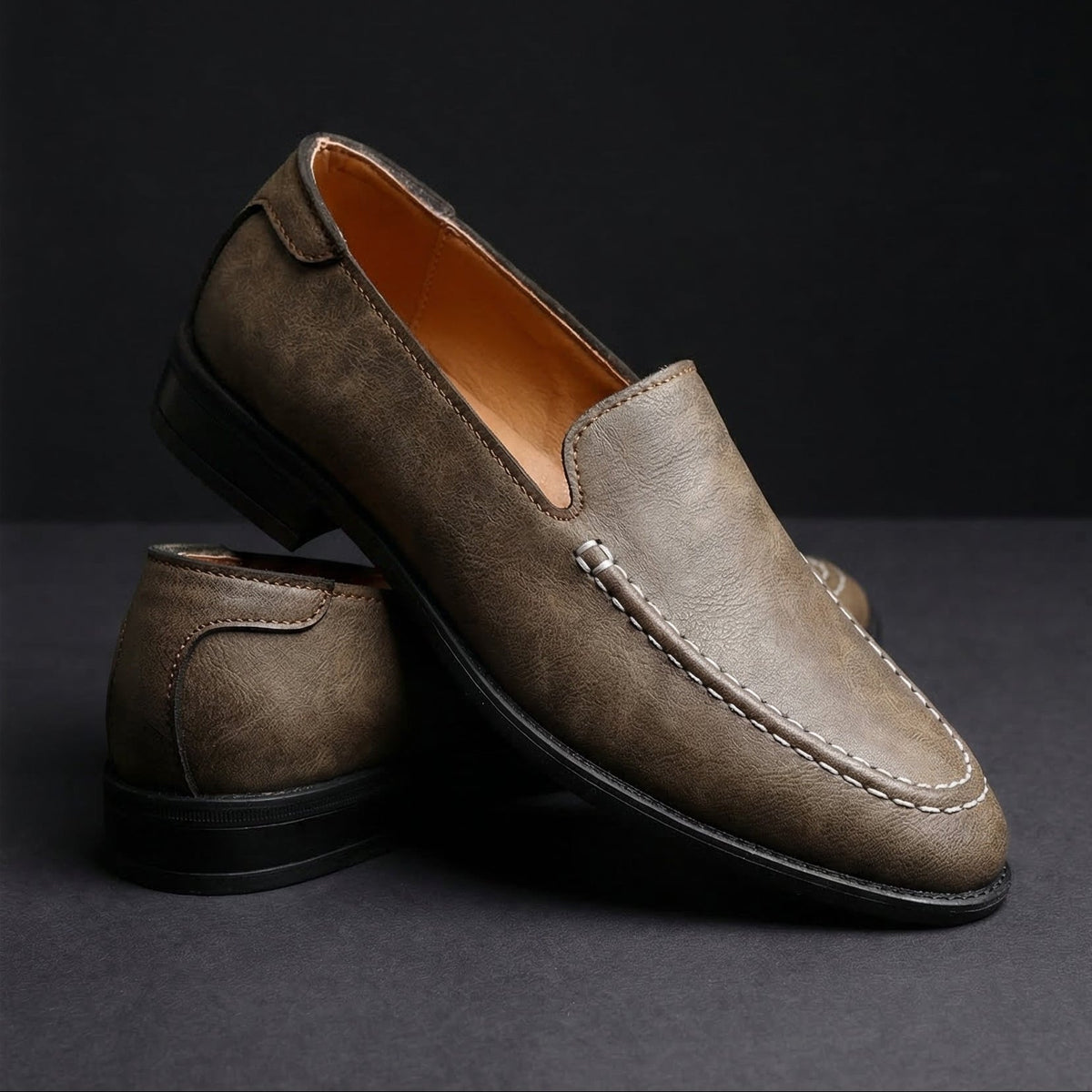 Mocasines hombre efecto piel flexibles pespunteados