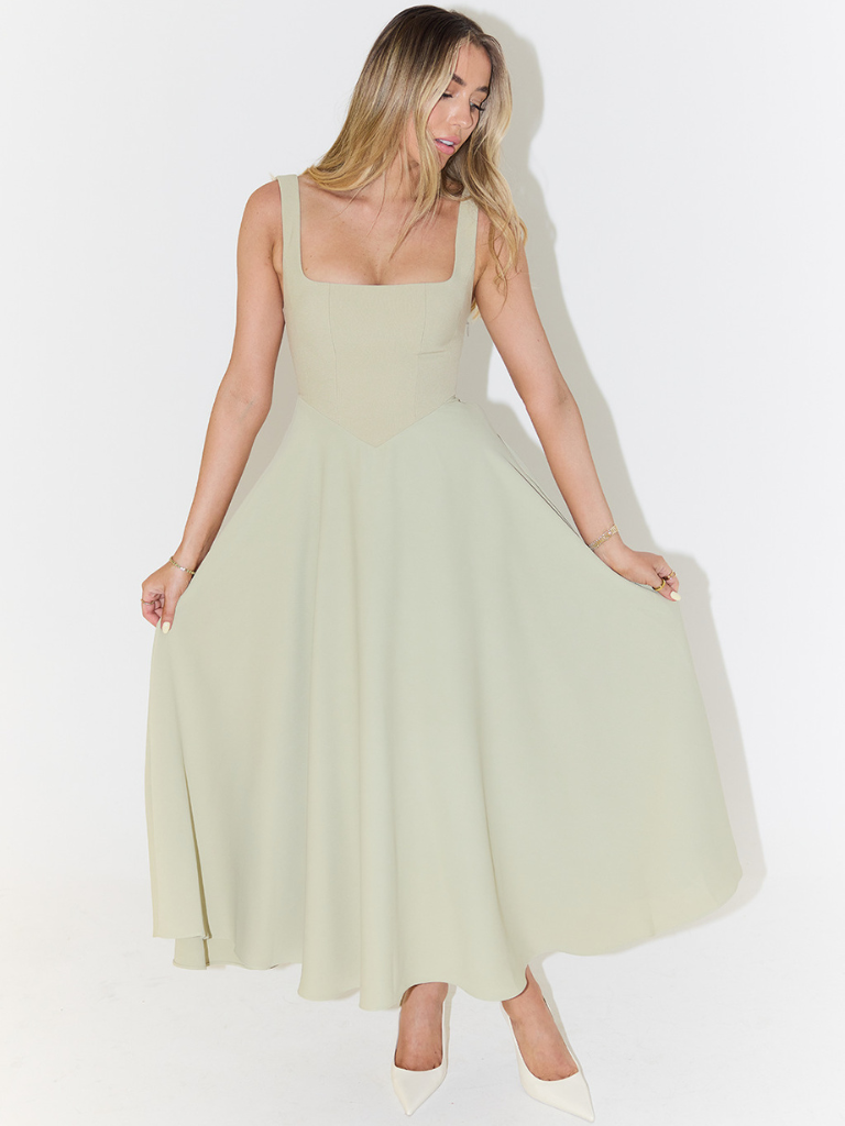 Grace | Vestido Midi Fluido con Escote Cuadrado
