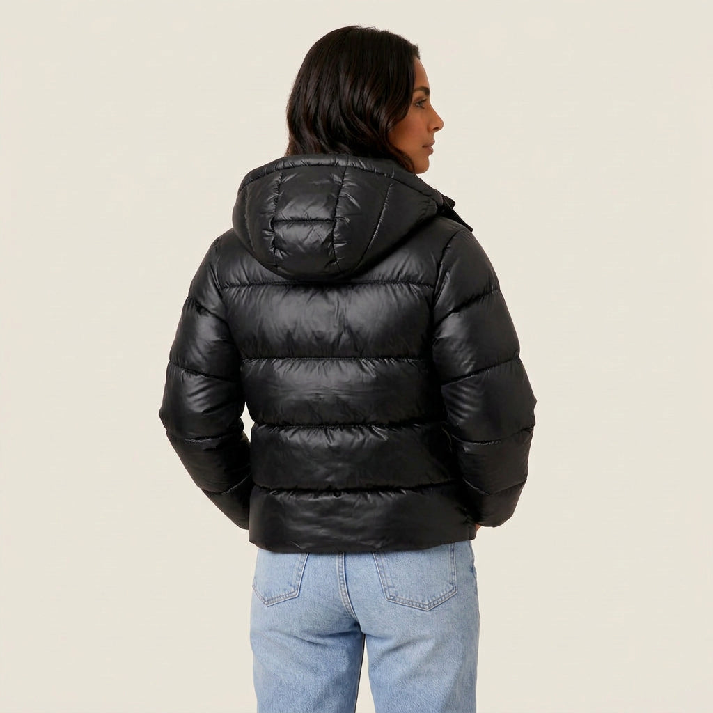 Abril | Chaqueta Acolchada Corta Brillante con Capucha Desmontable