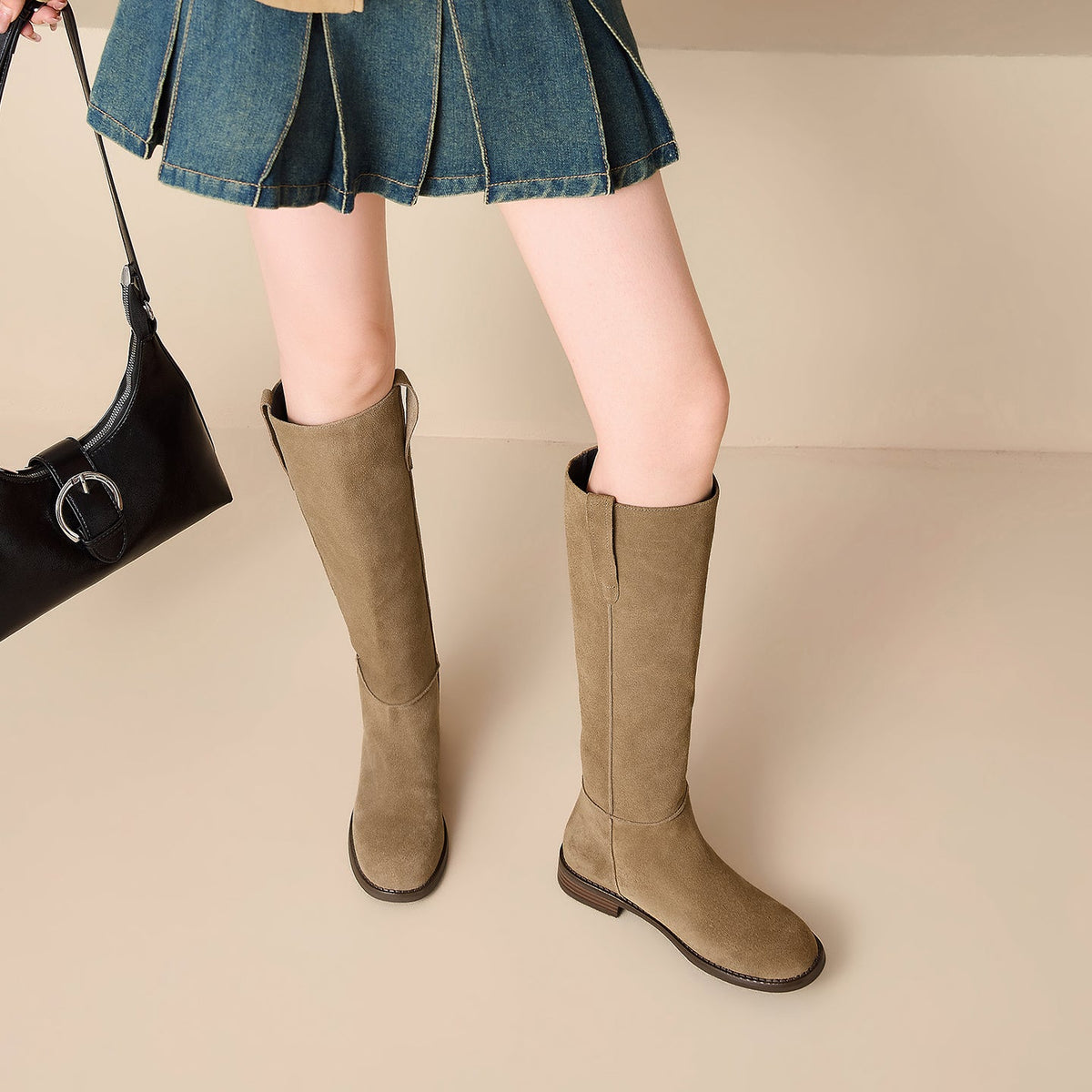 Anunciata | Botas Altas Efecto Ante de Caña Recta y Suela Plana