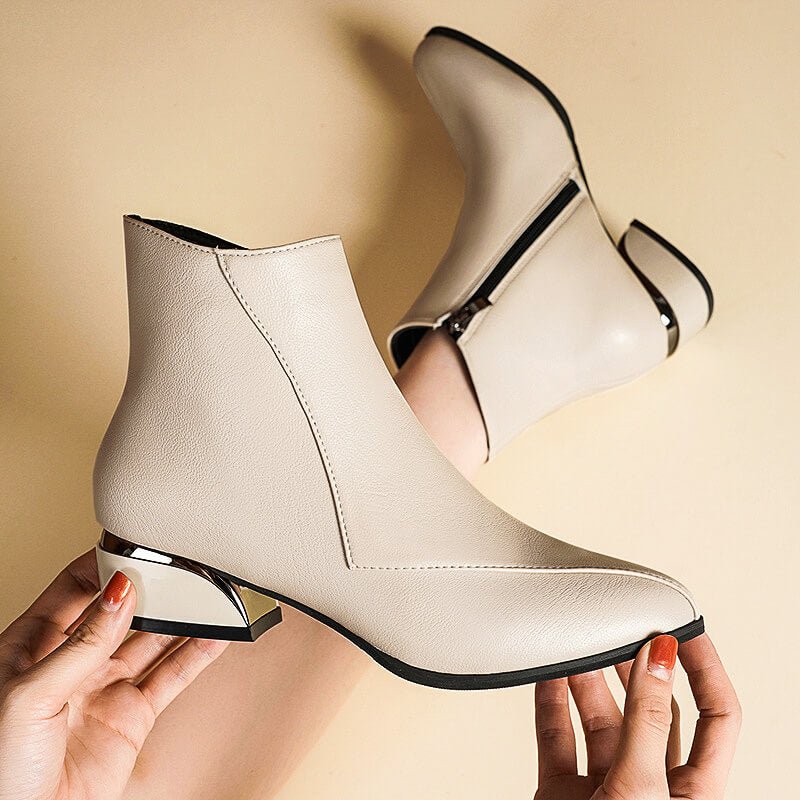 Azahara | Botines Efecto Piel con Punta Fina y Tacón Bajo Metalizado - Crema