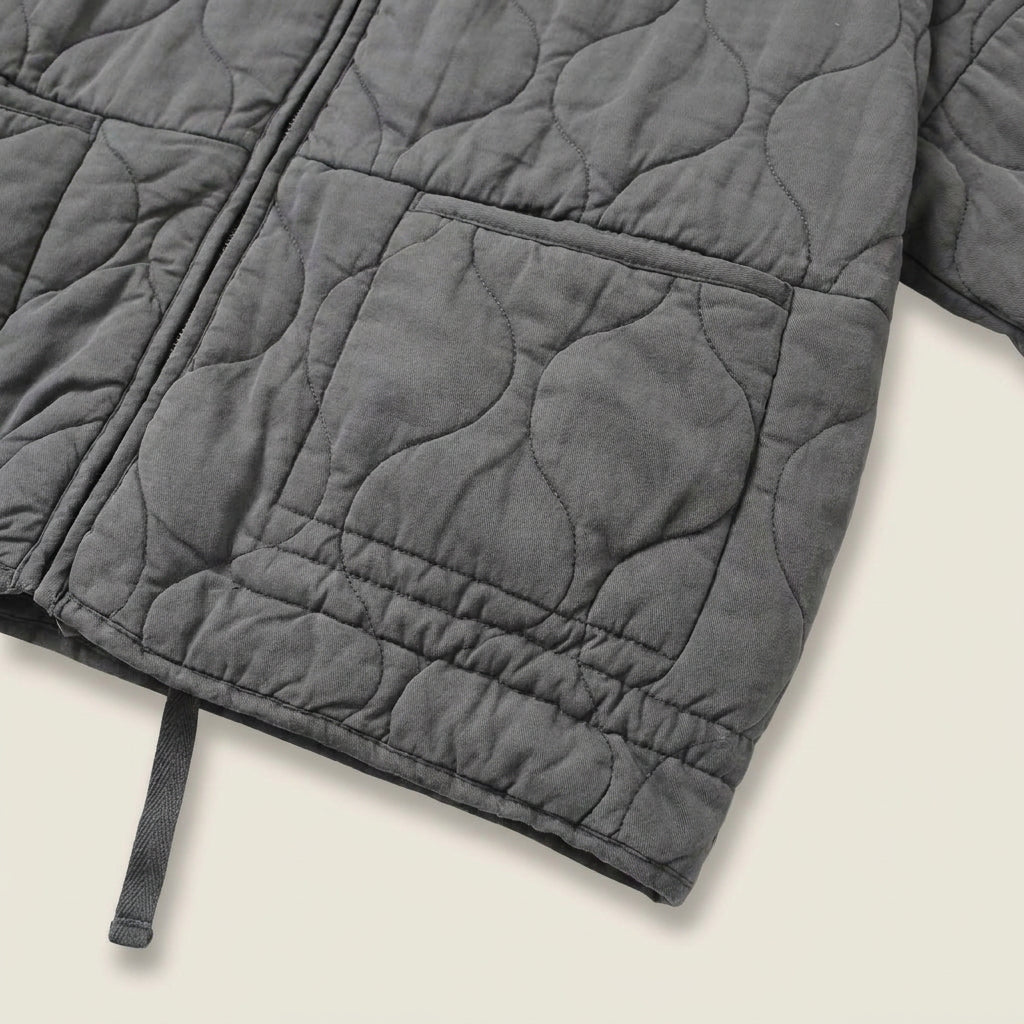 Brígida | Chaqueta Acolchada con Pespunte Ondulado y Cuello Alto