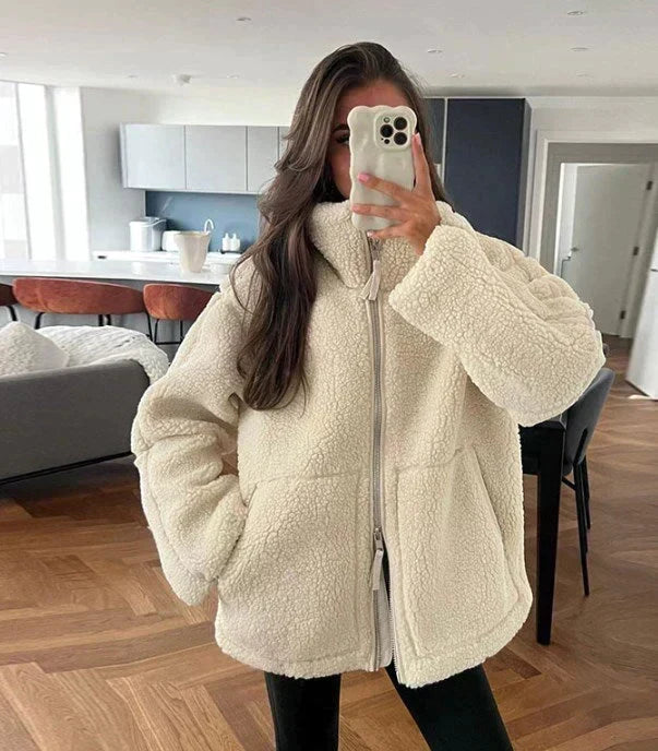 Chaqueta teddy oversize mujer cuello alto efecto borrego