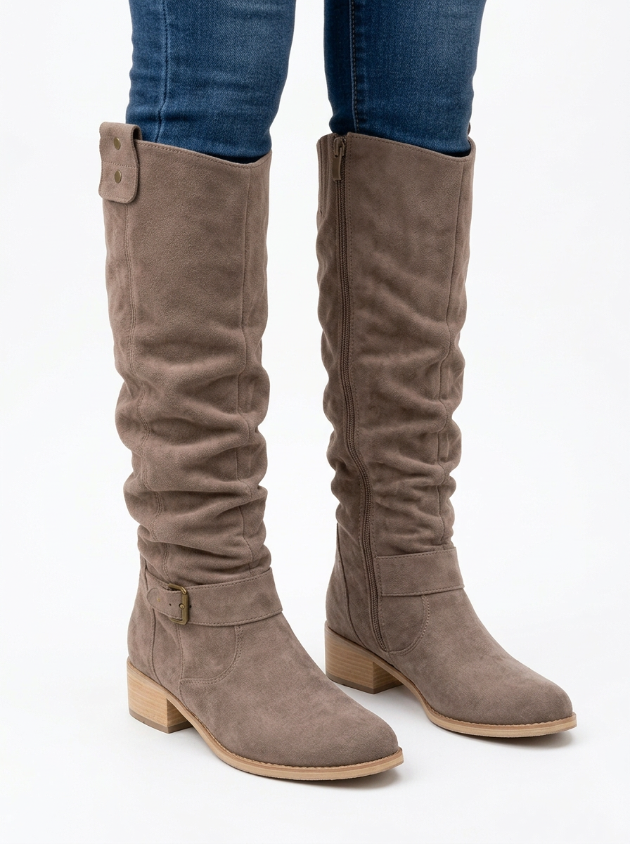 Gimena | Botas Altas Efecto Ante con Caña Fruncida y Hebilla - Gris topo