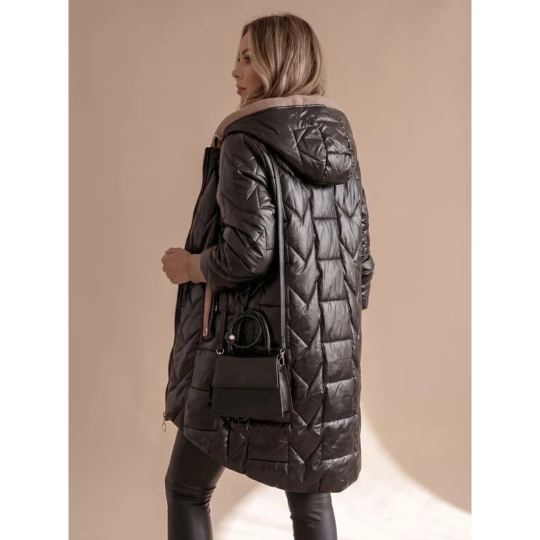 Gregoria | Parka Acolchada de Rombos con Capucha y Bajo Asimétrico