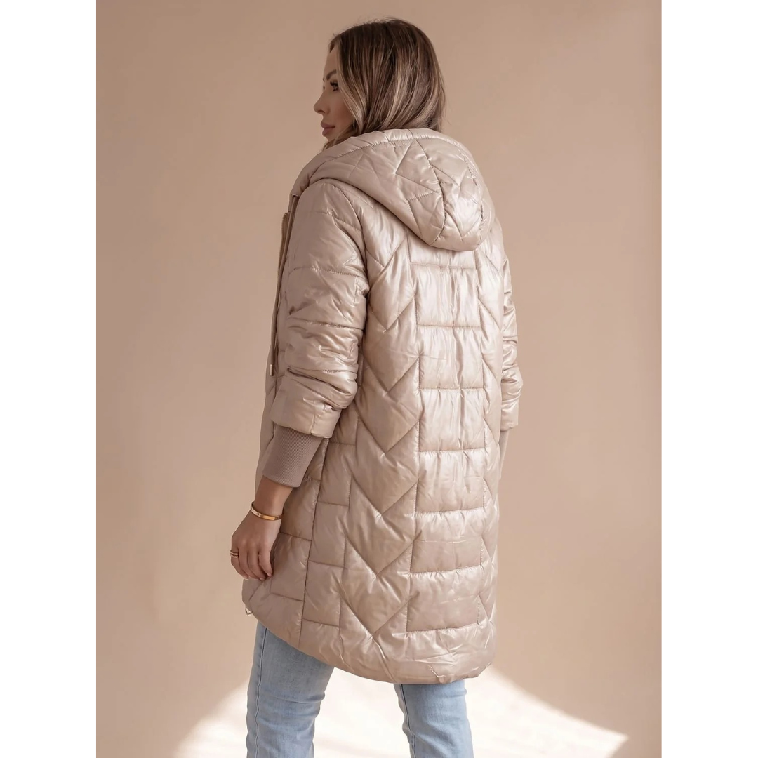 Gregoria | Parka Acolchada de Rombos con Capucha y Bajo Asimétrico