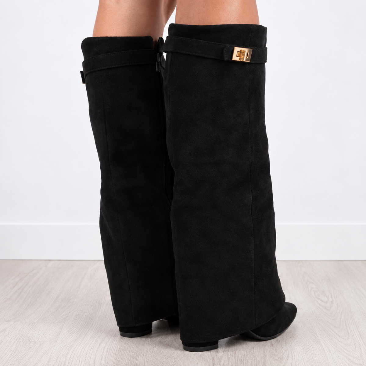 Idoia | Botas Altas de Punta con Caña Doblada y Detalle Metálico - vista 3