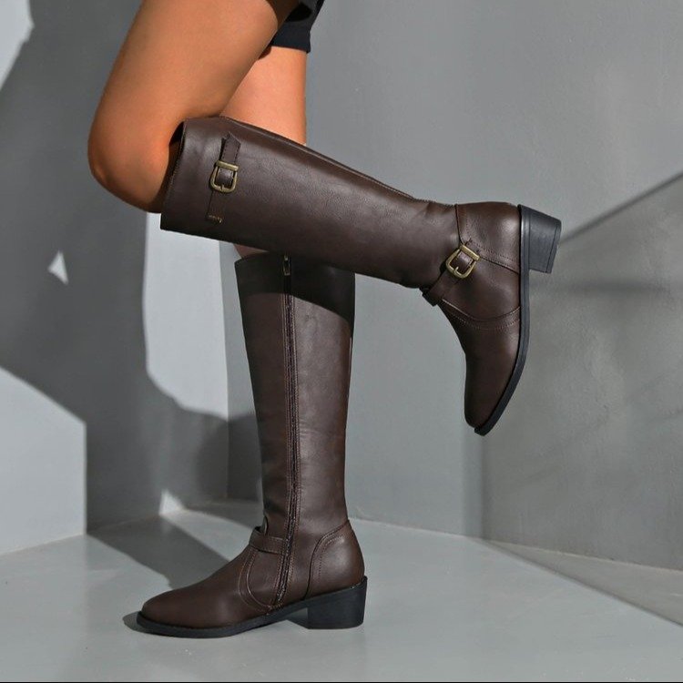 Itxaso | Botas Altas de Montar Efecto Piel con Hebillas y Tacón Ancho - Marrón oscuro