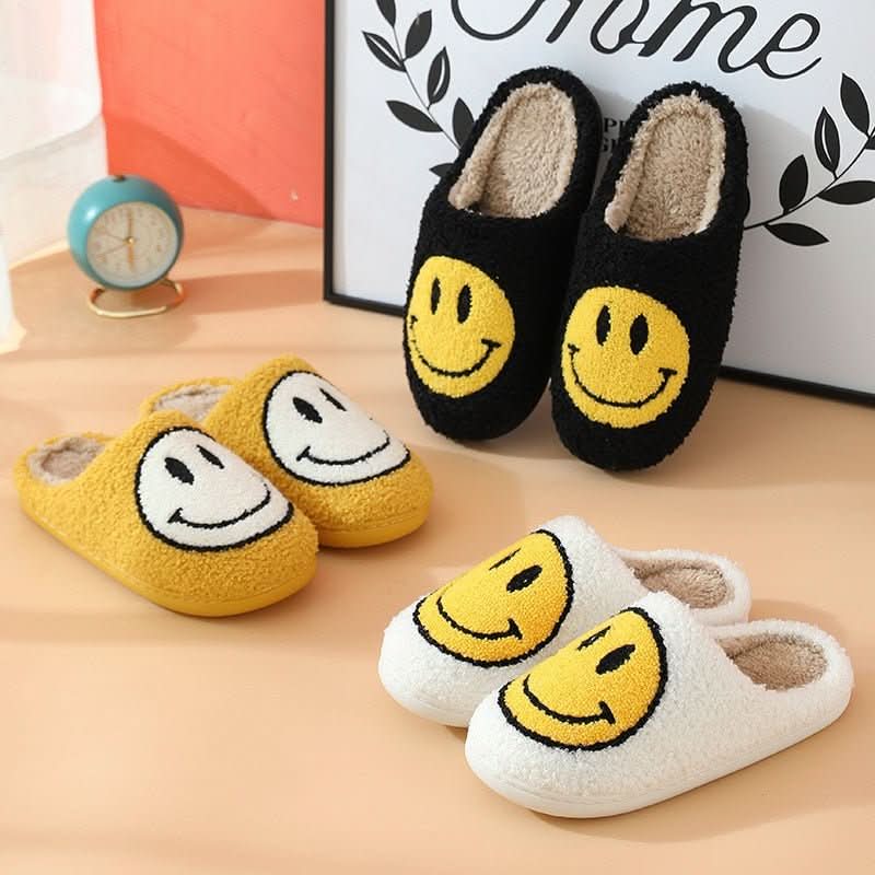 Jacinta | Zapatillas de Casa de Borreguito con Carita Sonriente