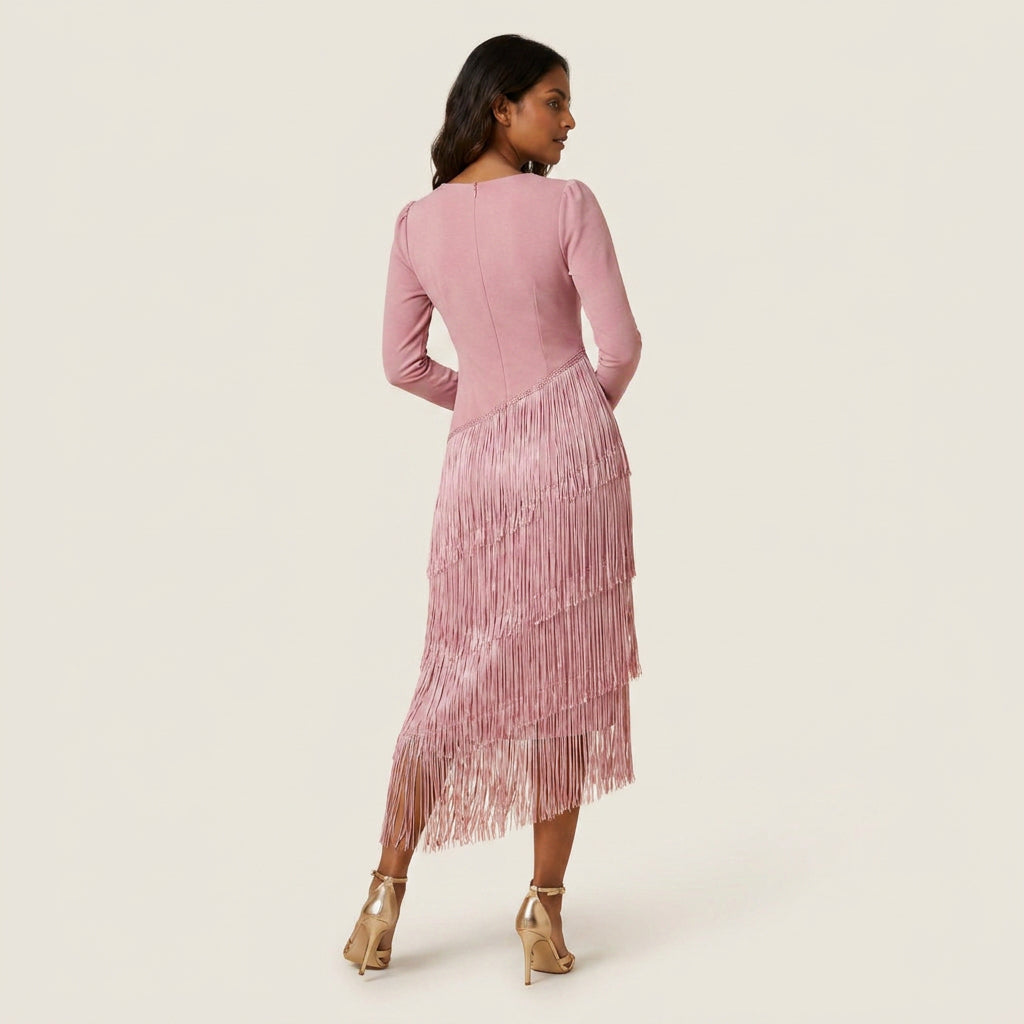 Luisa | Vestido Midi de Manga Larga con Flecos Escalonados y Escote en Pico