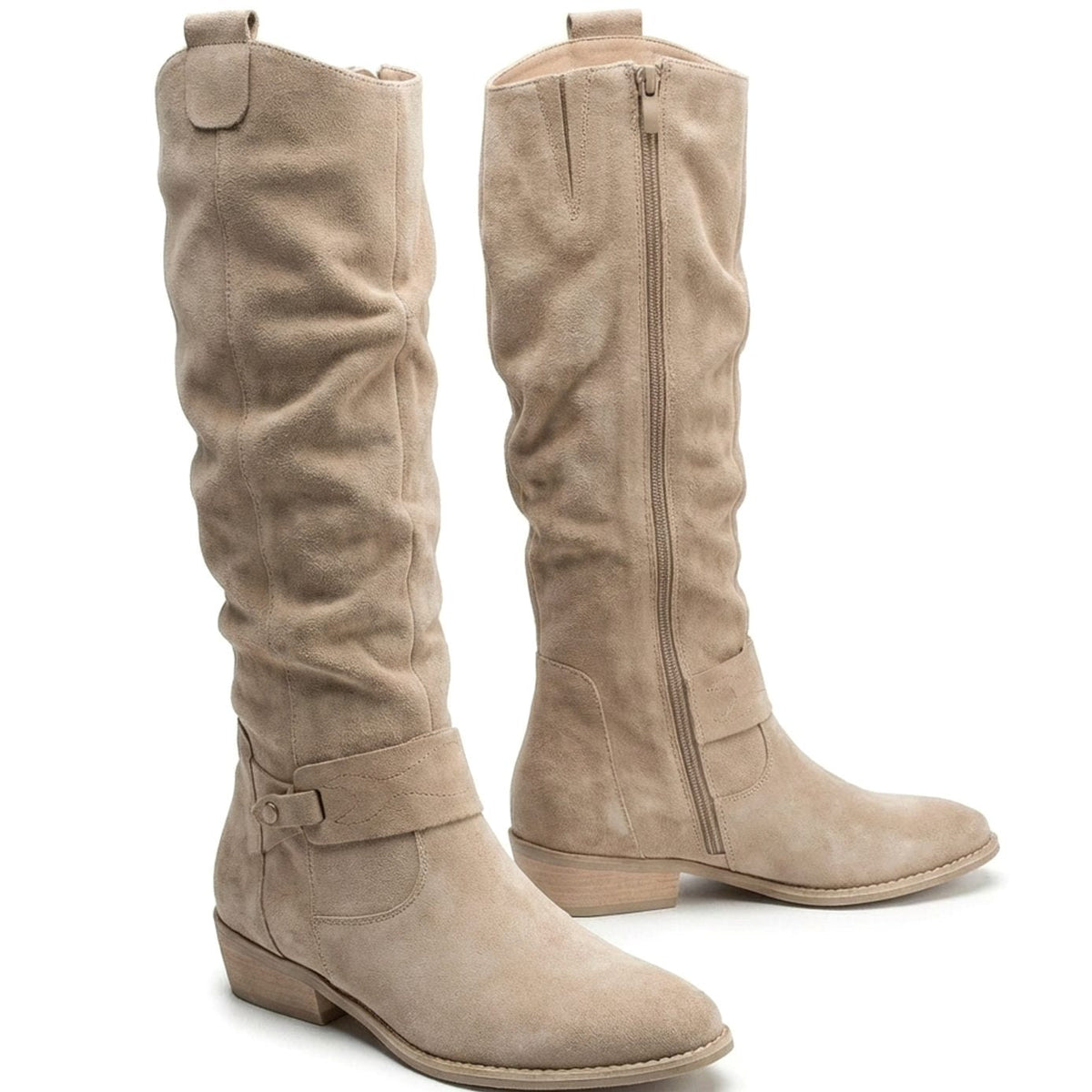 Lupe | Botas Altas Slouch Efecto Ante con Tira al Tobillo y Tacón Bajo