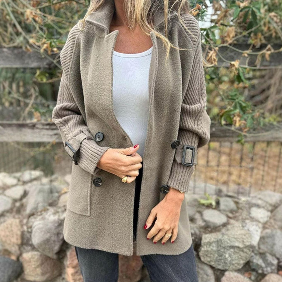 Abrigo cruzado midi con mangas de punto acanalado para mujer