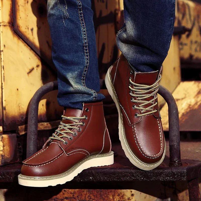 Botas de hombre con cordones y puntera mocasín - imagen 3