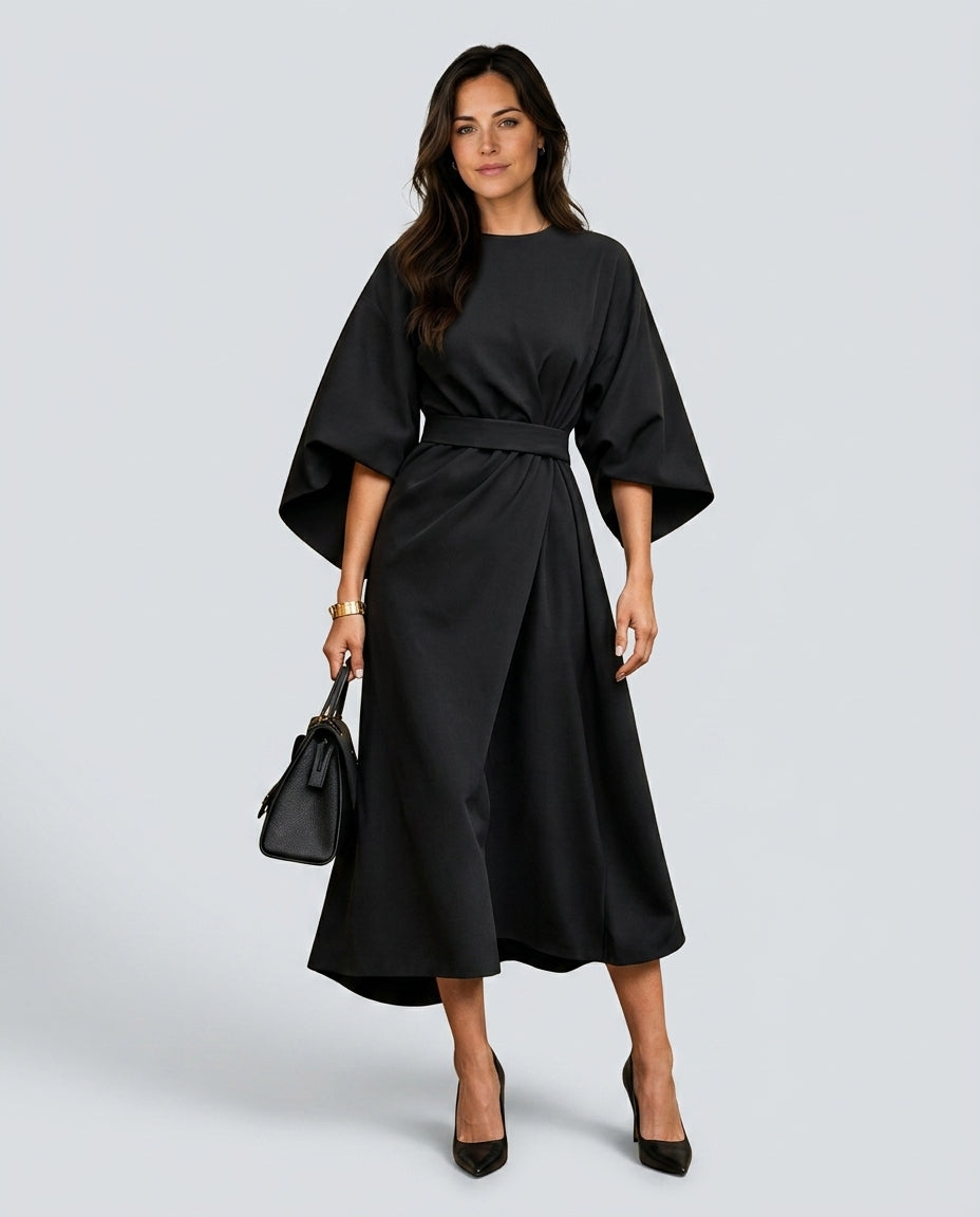Rebeca | Vestido Largo Drapeado Asimétrico con Cinturón y Manga Capa - Negro