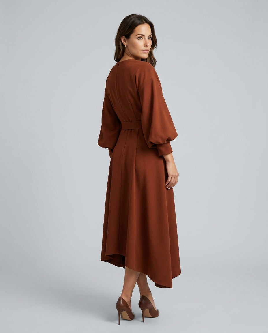Rebeca | Vestido Largo Drapeado Asimétrico con Cinturón y Manga Capa - vista 8