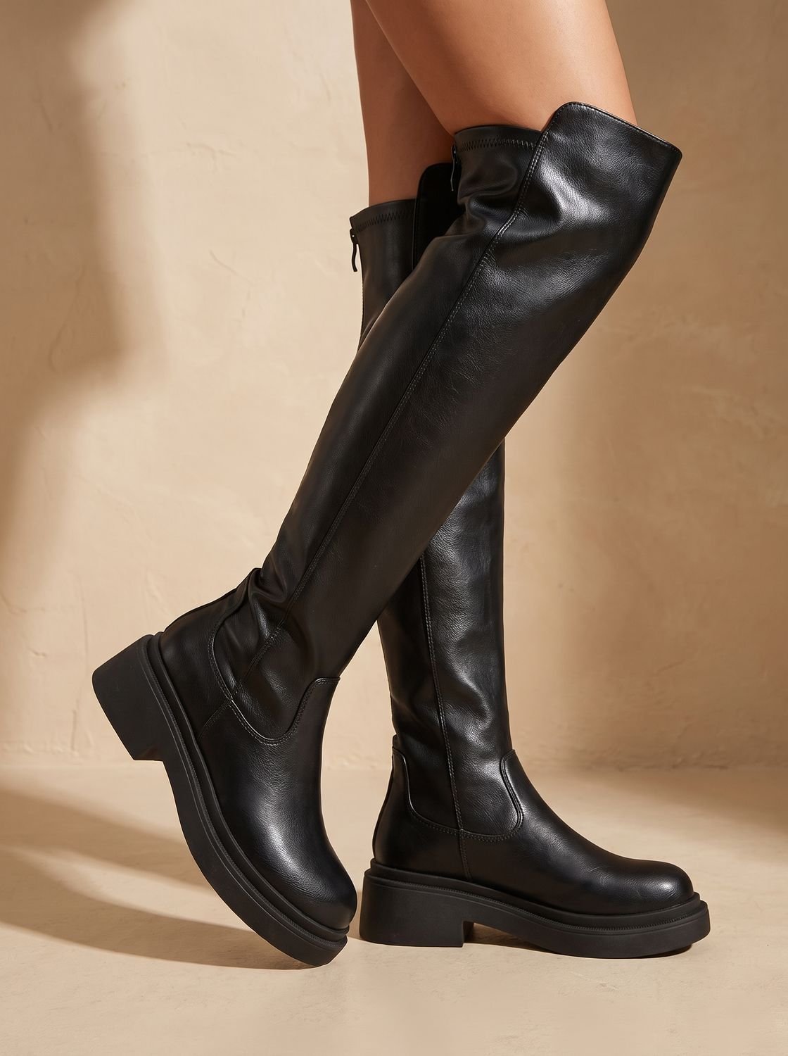 Rosalinda | Botas Mosqueteras Efecto Piel con Plataforma y Panel Elástico - Negro