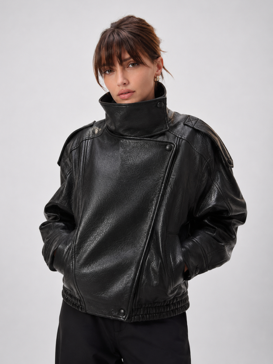 Selma | Cazadora Oversize Efecto Piel con Cuello Alto - Negro