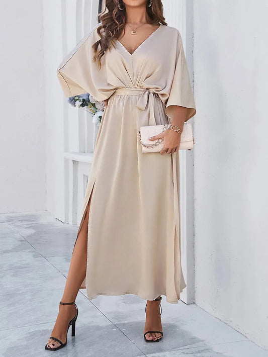 Socorro | Vestido Largo Satinado con Escote en Pico y Abertura Lateral - Champán