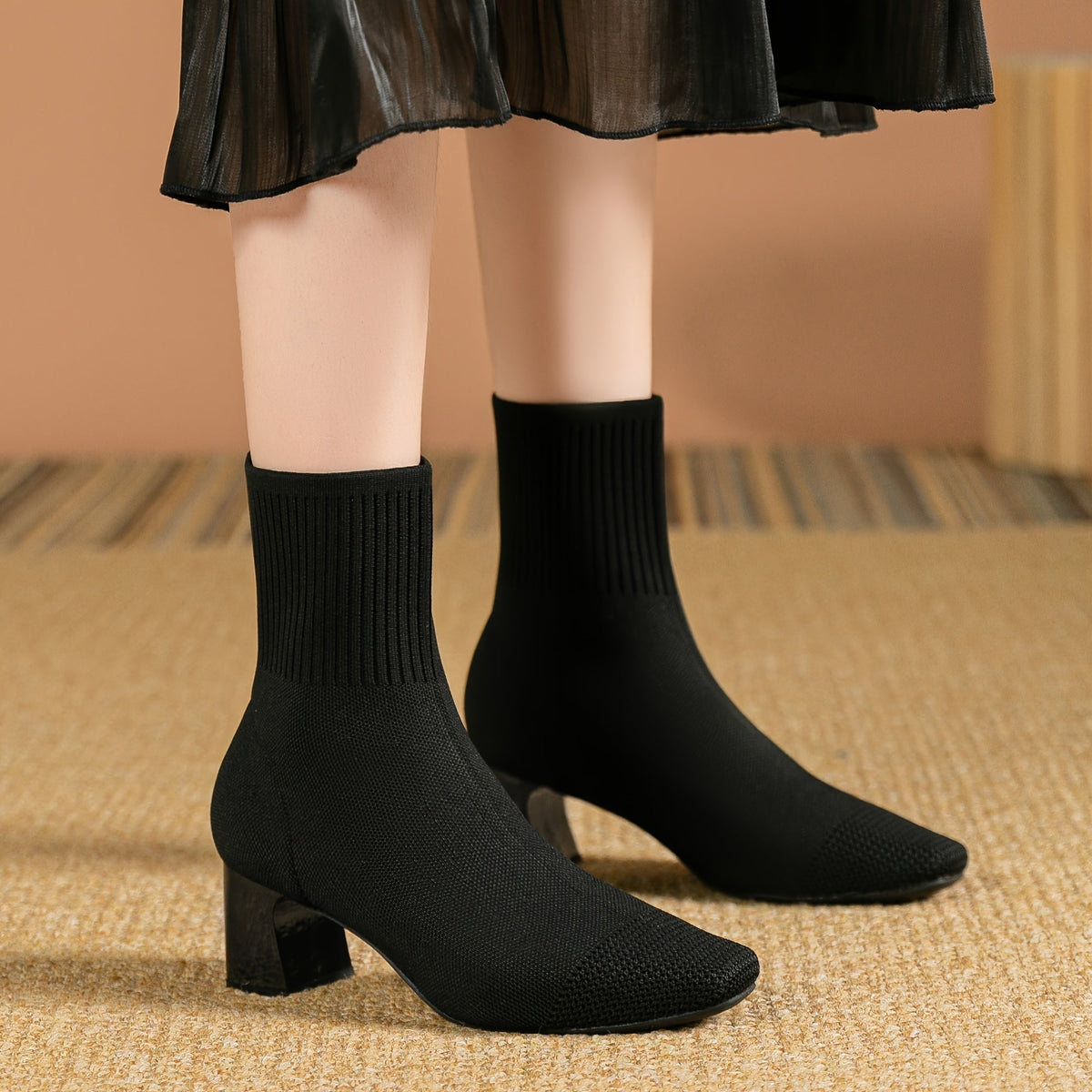 Tomasa | Botines Calcetín de Punto con Tacón Ancho y Puntera Cuadrada