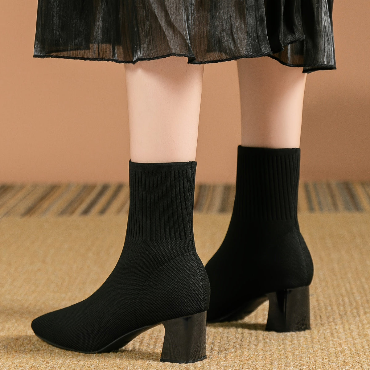 Tomasa | Botines Calcetín de Punto con Tacón Ancho y Puntera Cuadrada - Negro