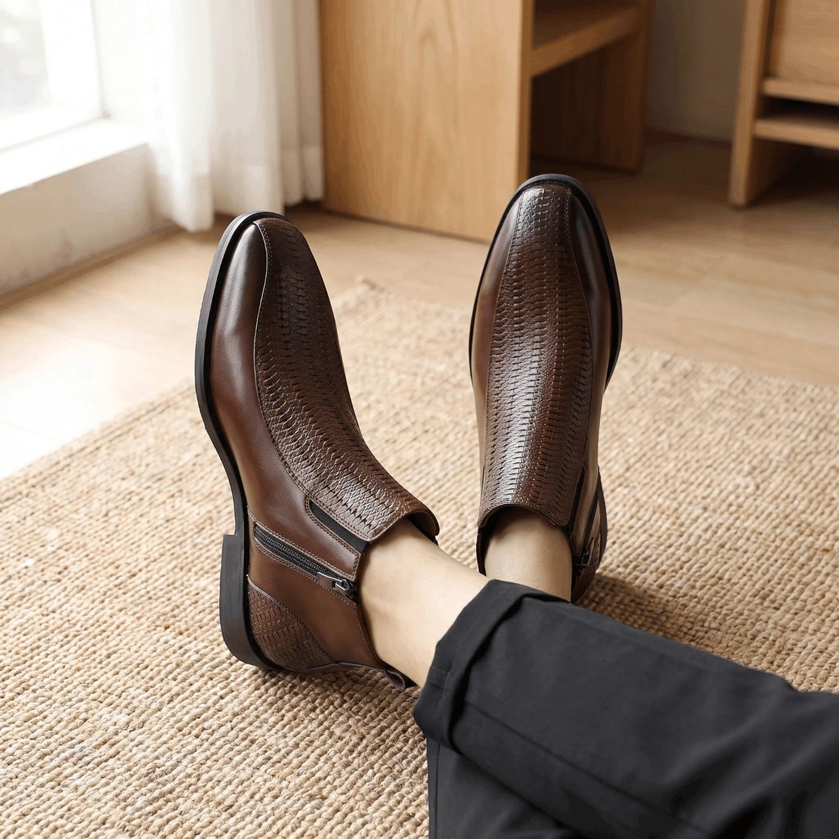 Wenceslao | Botines de Hombre Efecto Piel con Panel Trenzado y Cremallera
