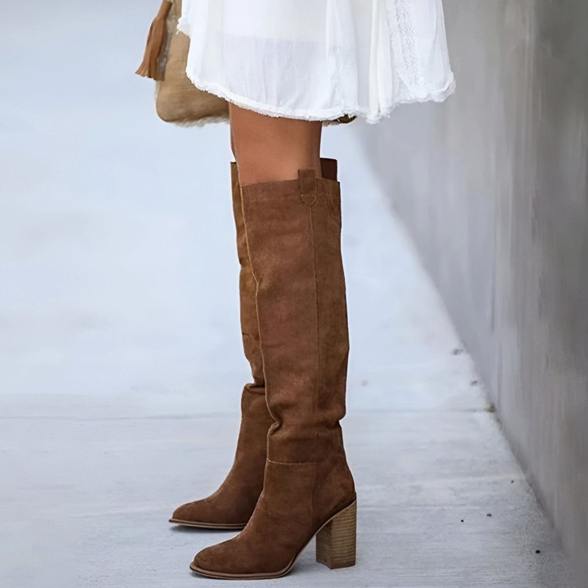Yasmina | Botas Altas Efecto Ante con Punta Fina y Tacón Ancho